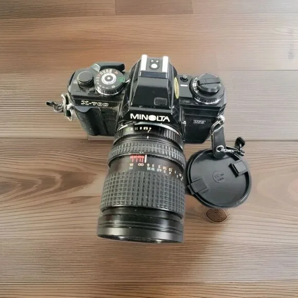 Minolta X-700 35mm SLR Film Camera with Tokina Lens and Strap - Picture 3 of 4